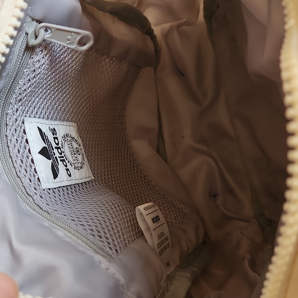 Adidas cream colored crossbody small bag - Picture 5 of 9